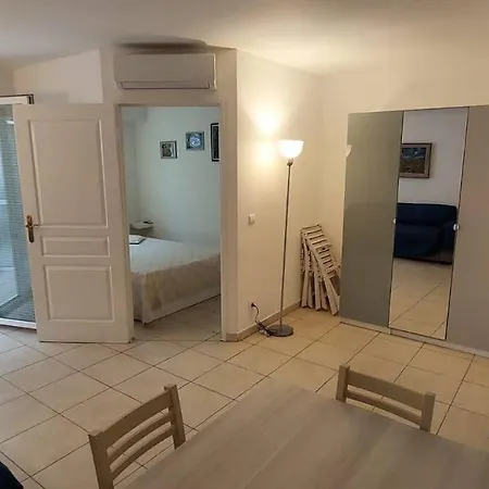 Quartier Des Fleurs, City Centre *