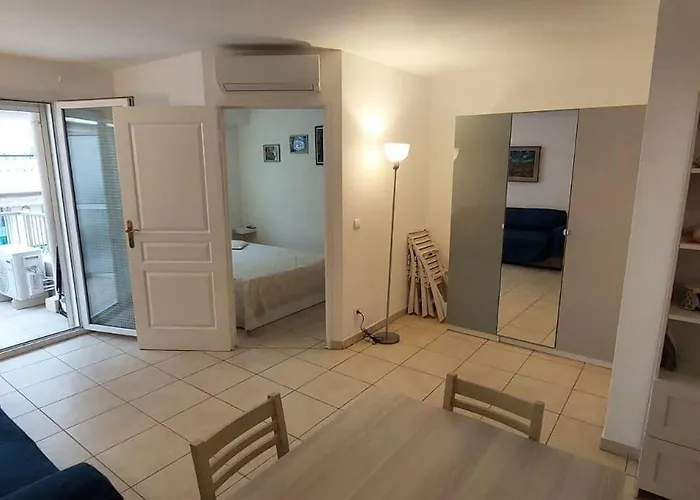 Quartier Des Fleurs, City Centre *